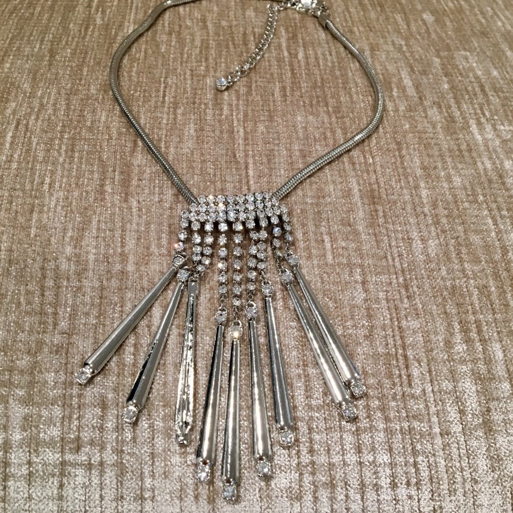 🦋 Sparkling Crystal Necklace